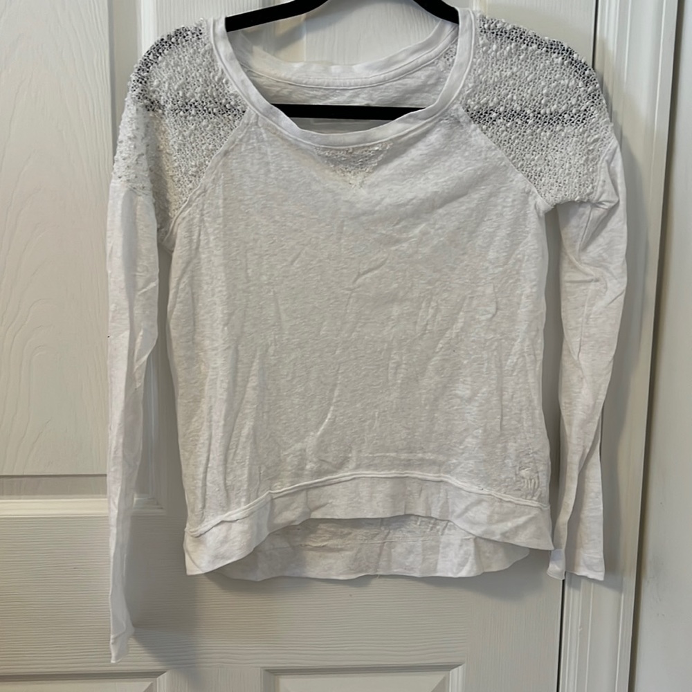 White Abercrombie&Fitch long sleeve shirt